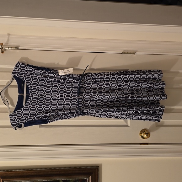 R&K BRAND WOMEN'S NAVY BLUE & WHITE ASYMMETRICAL SLEEVELESS SUMMER DRESS SIZE 12 - Picture 2 of 16